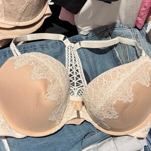 Victoria's Secret Lace Accent Bra in Cream